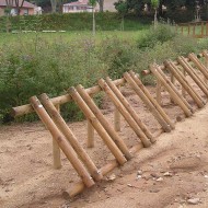 Aparcabicicletes en fusta